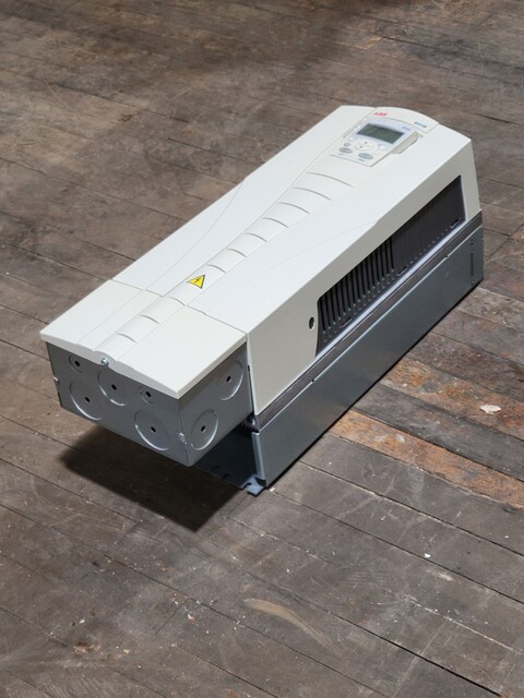 ABB #ACH550-UH-038A-4+K452, Variable Frequency Drive, 3PH, 25HP, 480 Volts, 18.5kW, 38A - Image 4