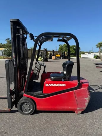 3400 lb. Raymond #RTW35, electric forklift, 24" lift height, 3-stage, side shift, 42" fork length, 2004 - Image 4