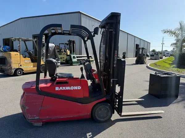3400 lb. Raymond #RTW35, electric forklift, 24" lift height, 3-stage, side shift, 42" fork length, 2004 - Image 6