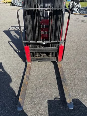 3400 lb. Raymond #RTW35, electric forklift, 24" lift height, 3-stage, side shift, 42" fork length, 2004 - Image 8