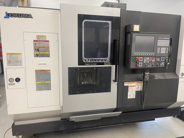 Okuma #LT-2000EX, dual turret lathe, OSP-P300LA Control, 6" chuck, 52mm bar, 8.27" turning diameter, 5.12" - Image 2