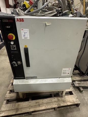 ABB, IRB-4600-40/2.55, 6-Axis Articulated Robot, 40 kg payload, 100" reach, IRC5 controller, 480 Volt, 2022 - Image 2