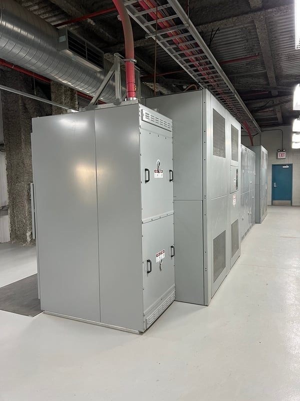 Cutler-Hammer/LG, Low Voltage Double-Ended Unit Substation, 3200 amp switchgear w/ Tie Breaker, (1) 2000 KVA - Image 3