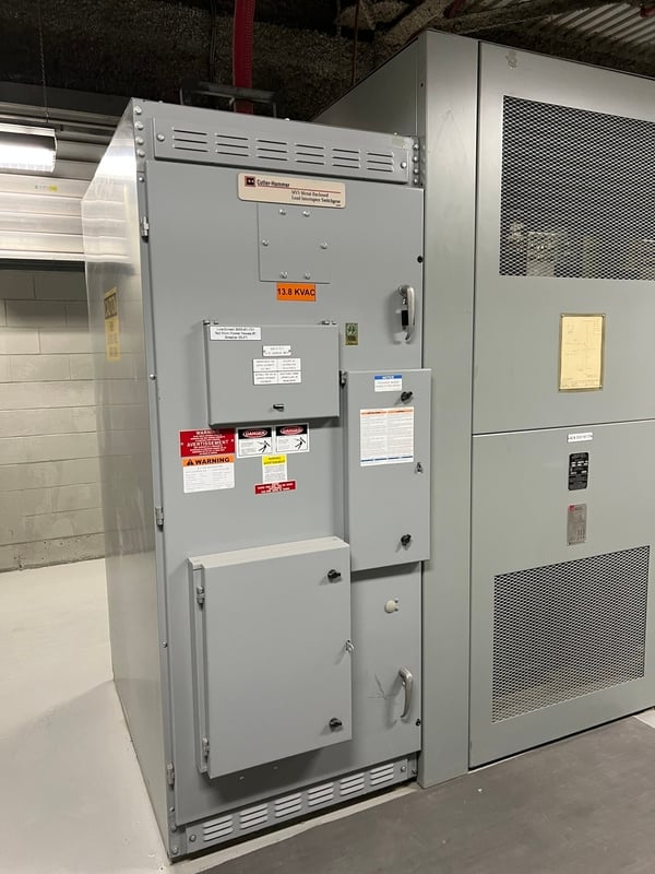 Cutler-Hammer/LG, Low Voltage Double-Ended Unit Substation, 3200 amp switchgear w/ Tie Breaker, (1) 2000 KVA - Image 5