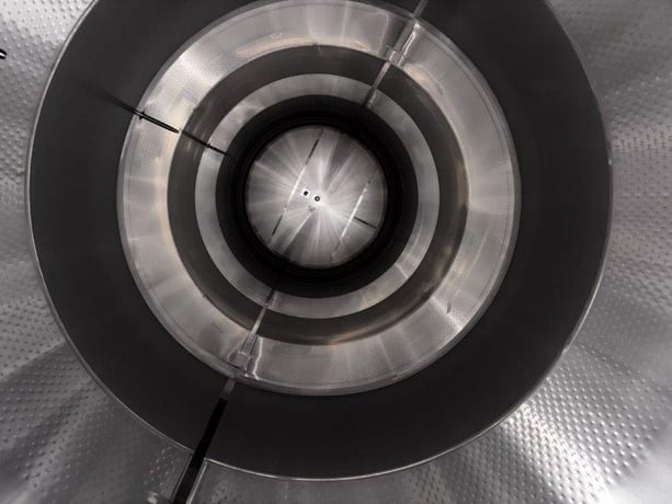16,600 gallon Mueller, Stainless Steel Jacketed Vertical Tank, 121" diameter x 444" height, 15 psi @ 100&deg;F - Image 5