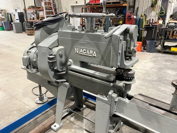 10 Gauge x 6' Niagara #208-A, Flanging Machine, 38-1/2" throat, 200 RPM, 51 FPM, 14-73" diameter - Image 3