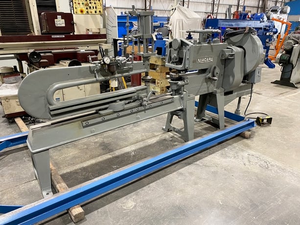 10 Gauge x 6' Niagara #208-A, Flanging Machine, 38-1/2" throat, 200 RPM, 51 FPM, 14-73" diameter - Image 6