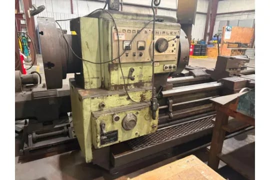 32.5" x 120" Lodge & Shipley #2XE3220WHD Superturn hollow spindle extra heavy duty oil country lathe - Image 4