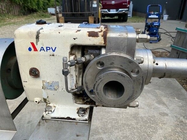 80 psig, APV Crepaco #M-3L/052/5.5 pump, 7.5 HP Reliance motor - Image 5