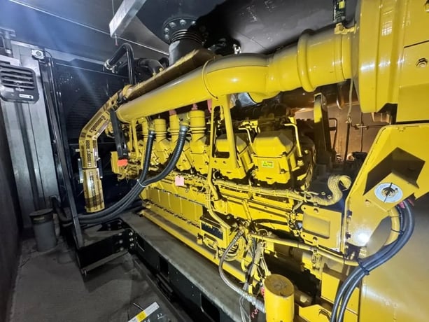 2000 KW Caterpillar #3516C, diesel generator set, 277/480 Volts, 3-phase, 141 hours, 1800 RPM, sound - Image 8