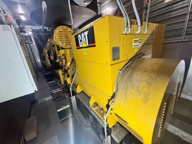 2000 KW Caterpillar #3516C, diesel generator set, 277/480 Volts, 3-phase, 141 hours, 1800 RPM, sound - Image 9