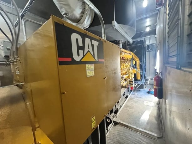 2000 KW Caterpillar #3516C, diesel generator set, 277/480 Volts, 3-phase, 141 hours, 1800 RPM, sound - Image 10