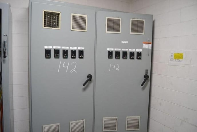 Siemens #SINAMICS, Multi-Drive Cabinet - 600A Main - (10) 37 kW VFDs, 2020 - Image 1