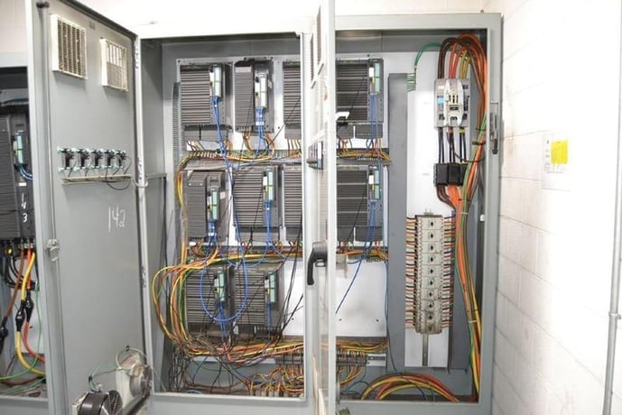 Siemens #SINAMICS, Multi-Drive Cabinet - 600A Main - (10) 37 kW VFDs, 2020 - Image 2