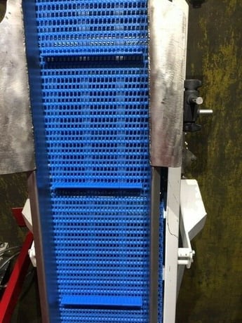 12" wide x 10' long, Smalley, portable inclined cleated belt conveyor, adjustable side guides - Image 8