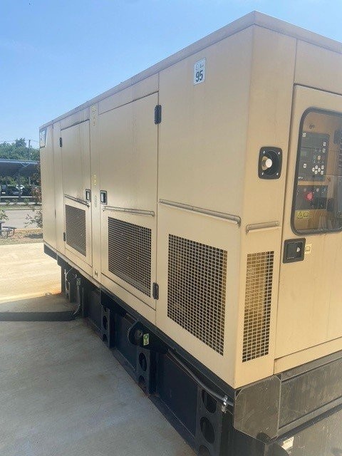 250 KW Caterpillar #C9, Diesel Generator Set, EMCP 3.2 control panel, 1800 RPM, 480 Volt, 3PH, 595 hours, 2007 - Image 1