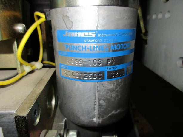 3200 Amps, General Electric, akr- 7f-75, electrically operated, drawout - Image 4