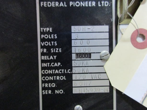 1600 Amps, Federal Pioneer, 50H-2, electrically operated, drawout - Image 2