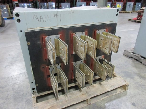 4000 Amps, Federal Pioneer, 100-H3, electrically operated, drawout, LSI, w/cell - Image 4
