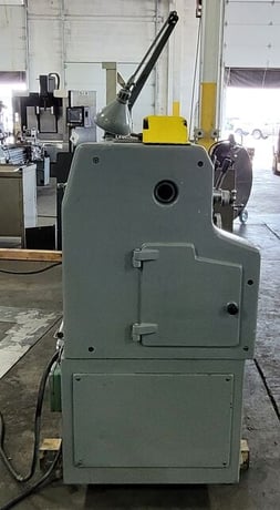 22" x 60" Yam #1500H, heavy duty geared engine lathe, 10" 4-jaw chuck, 2.3" bore, 10 HP, 1500 RPM, tailstock - Image 4