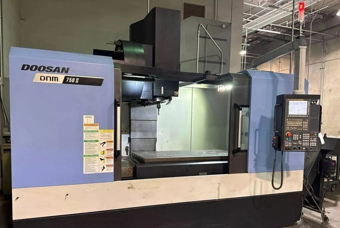 Daewoo Doosan #DNM-750II, CNC vertical machining center, Fanuc 1 Series, 64.2" X, 30" Y, 25.6" Z, 12000 RPM - Image 1