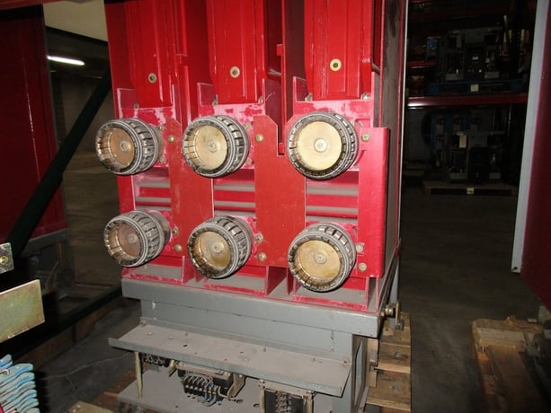 3000 Amps, ITE, 5HK, 4.76KV, electrically operated, drawout - Image 4