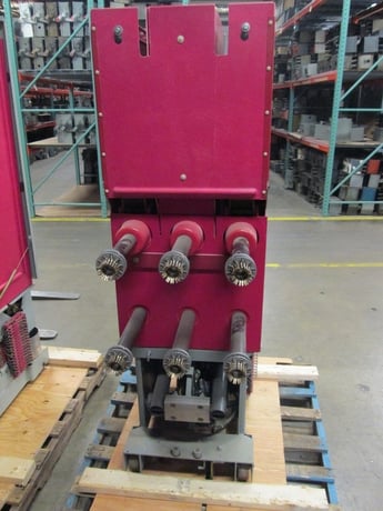1200 Amps, Allis-Chalmers, MA-350C-1, 4.76KV, electrically operated, drawout - Image 3
