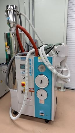Matsui #MJ3-75U, Dryer w/hopper & loader on cart, 47 cfm, 70 psi - Image 2