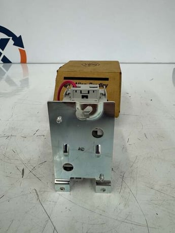 Allen-Bradley Contactor 500-TO*930 600 VAC MAX m00431 - Image 3