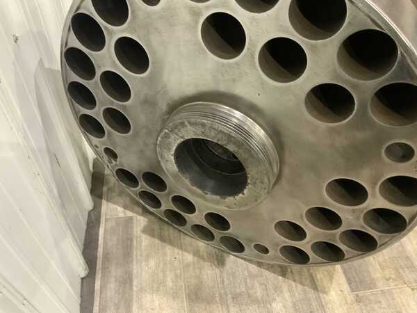 32" 4-Jaw chuck with L3 back, 6" chuck thickness, 5-1/4" hole thru chuck - Image 4