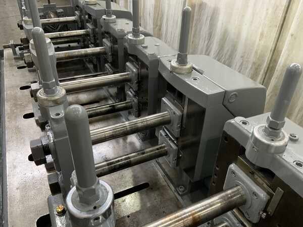 8 Stand, Yoder #M2, rollformer, 2" shaft diameter, 15" nominal roll space, coolant base, controls, 20 HP - Image 6