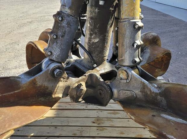 Broderson, disassembled crane clamp - Image 2
