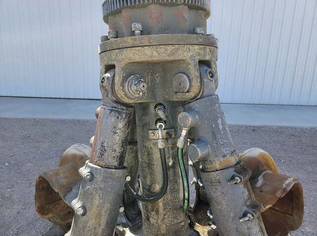 Broderson, disassembled crane clamp - Image 4