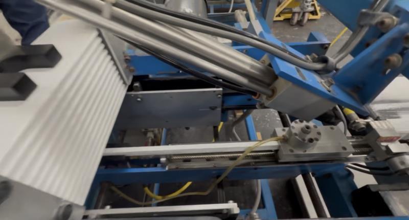 Giddings & Lewis Technologies #LPS-36, Louver Production Machine w/ Custom Jig, 2-1/2" to 4-1/2" louver - Image 8