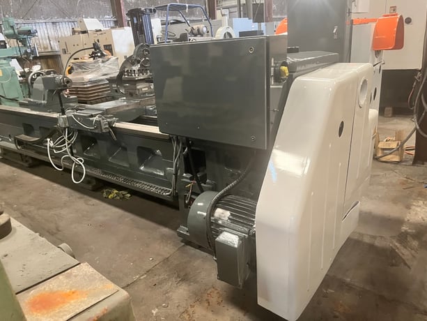 27.5" x 118" Ryazan #1M63N, engine lathe, 3-jaw 12" chuck, rapid traverse, power compound, 1991 - Image 3