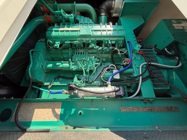 800 KW Cummins #QST30-G5, custom power module, 480 Volts, Tier 2 - Image 3