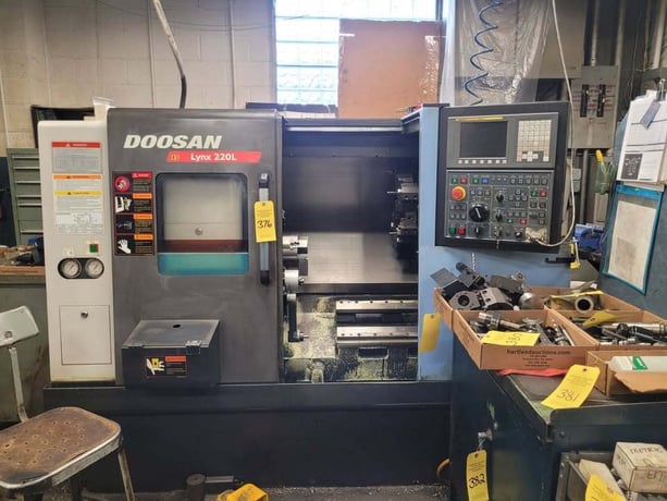 Daewoo Doosan #Lynx-20LC, CNC Lathe, 21.1" Swing, 20.7" Machining length, 8" Chuck, 2.5" Bar, 12.6" Turning - Image 1