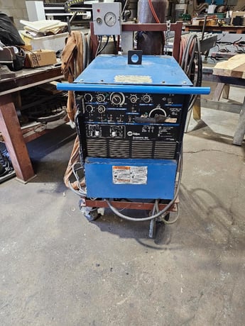 Miller #Syncrowave-250, with water chiller, 20' Tweco tig torch - Image 2