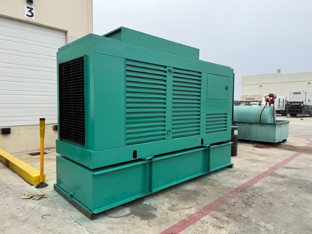 200 KW Cummins Onan #200DFBC, generator set, 244/480 Volts - Image 1