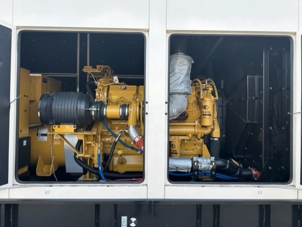 1000 KW Caterpillar #D1000GC, diesel generator set, 277/480 Volts, 3-phase, 1474 HP @ 1800 RPM, C32B engine - Image 7