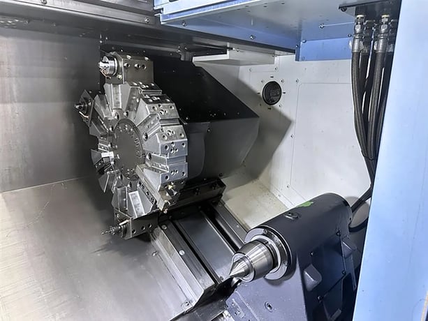 Daewoo Doosan #Puma-GT-2600, CNC lathe, 24.8" swing, 10" 3-jaw chuck, 3.2" bar, 33.2" centers, 18.1" dia. - Image 3