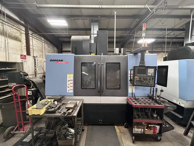 Daewoo Doosan #MV-4020L, CNC vertical machining center, 30 automatic tool changer, 40.2" X, 20.1" Y, 24.6" Z - Image 1
