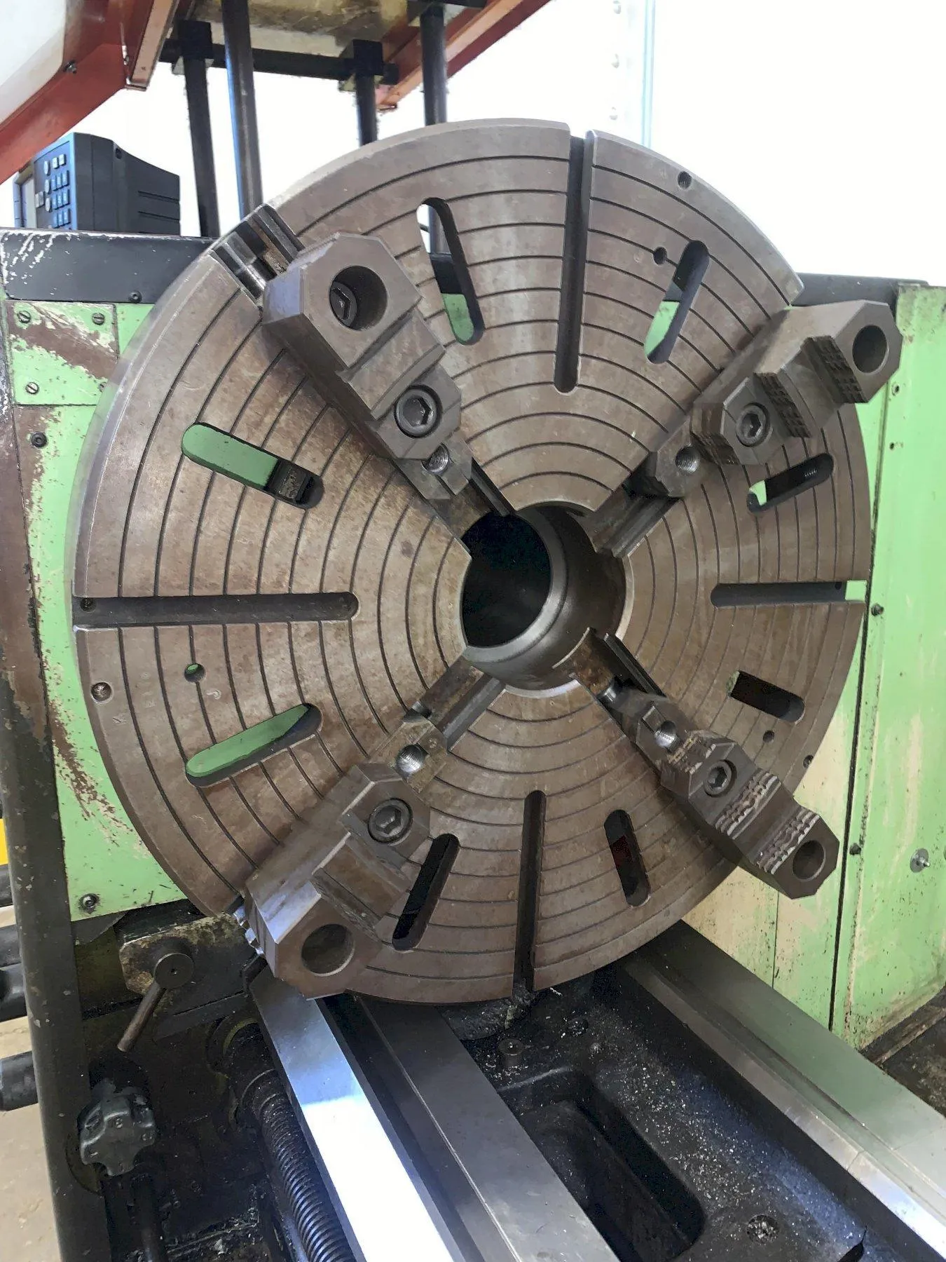 25" x 120" DoAll Romi #25H, Engine Lathe, 4.125" Hole diameter, 6" Steady rest, 15 HP, 1700 RPM - Image 5