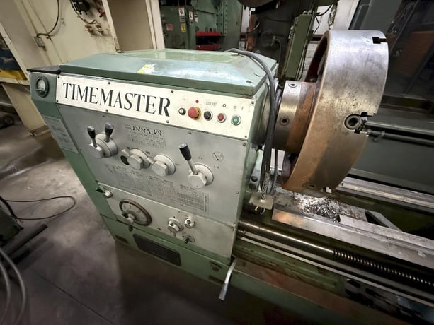 32" x 120" Timemaster #32/36"-x-120, Engine Lathe, 4.125" Spindle diameter, 23.75" 4-jaw chuck, 900 RPM - Image 2