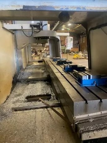 Haas #VF-10, Vertical Machining Center, 120" X, 32" Y, 30" Z, 28" x 120" Table, 20 HP, 7500 RPM, 50 Taper, 24 - Image 2