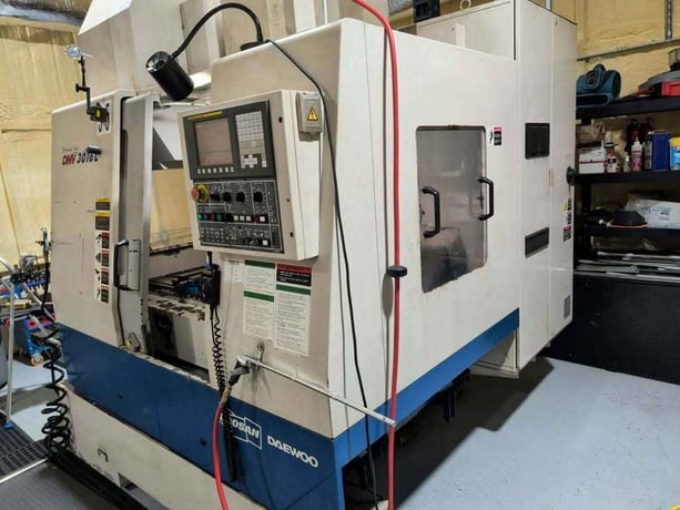 Daewoo Doosan #DMV-3016L, Vertical Machining Center, 30" X, 16" Y, 20" Z, 16.9" x 36.2" Table, 15 HP, 8000 - Image 2