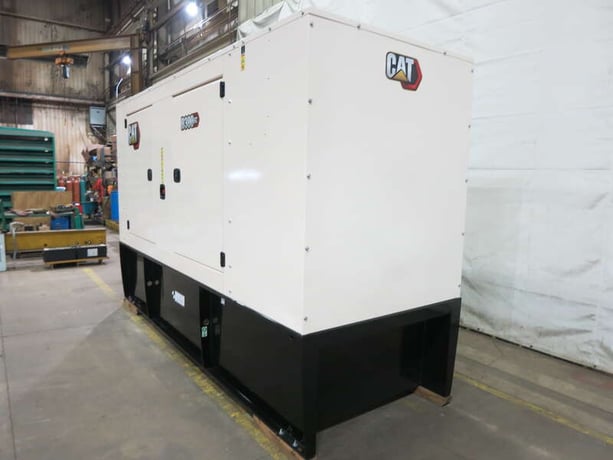 300 KW Caterpillar, 277/480 Volts, 436 HP @ 1800 RPM, C9 engine, EPA Tier 3, sound attenuated enclosure, 621 - Image 2