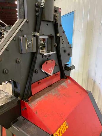 6" x 6" x 1/2" Edwards #120, hydraulic ironworker, 120 ton, 10 HP, 30 SPM, electric foot trip - Image 3