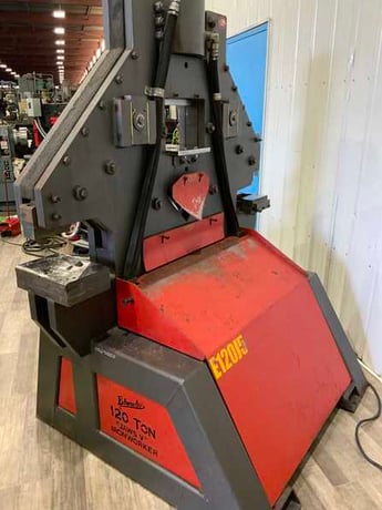6" x 6" x 1/2" Edwards #120, hydraulic ironworker, 120 ton, 10 HP, 30 SPM, electric foot trip - Image 4