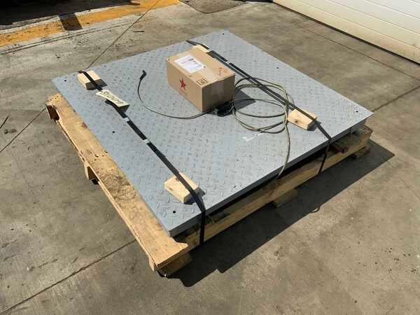10000 lb. Brecknell #DSB4848-10, 48" x 48" digitalm platform scale, 4" floor height, 110 V. - Image 1